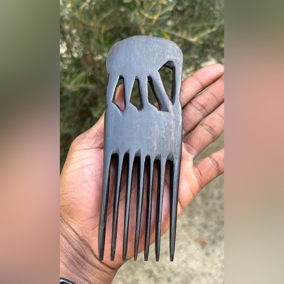 VTG Hand Carved Afro Pick Comb 🪮 🇧🇯 Sz 6.5”x2.5” - Picture 3 of 3